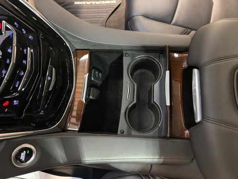 Used 2019 Cadillac Escalade Luxury w/ Escalade Sport Edition image 20