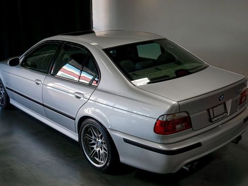 Used 2002 BMW M5 RWD image 48