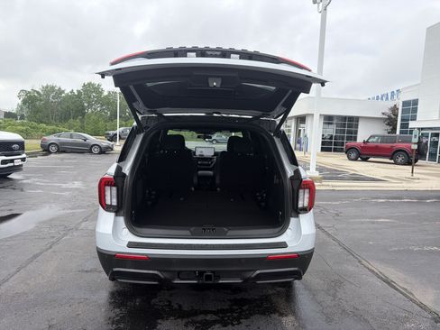 Used 2026 Ford Explorer ST-Line AWD/4WD image 13