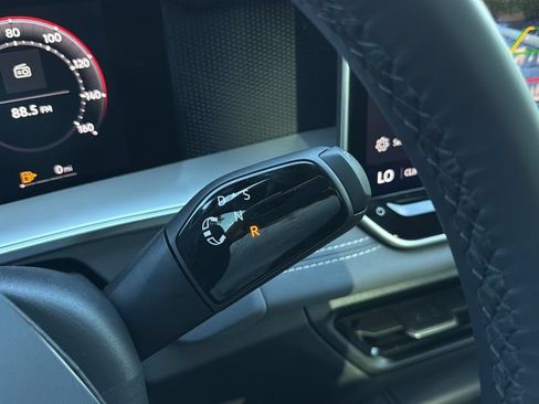 New 2026 Volkswagen Tiguan SE R-Line FWD image 25