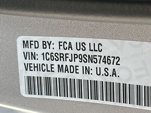 Used 2025 RAM 1500 Laramie AWD/4WD image 32