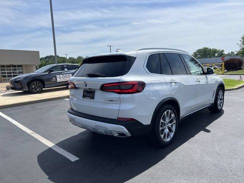 Used 2023 BMW X5 xDrive40i w/ Premium Package AWD/4WD image 3