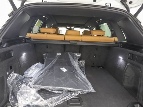 New 2026 BMW X5 xDrive40i w/ Climate Comfort Package image 24