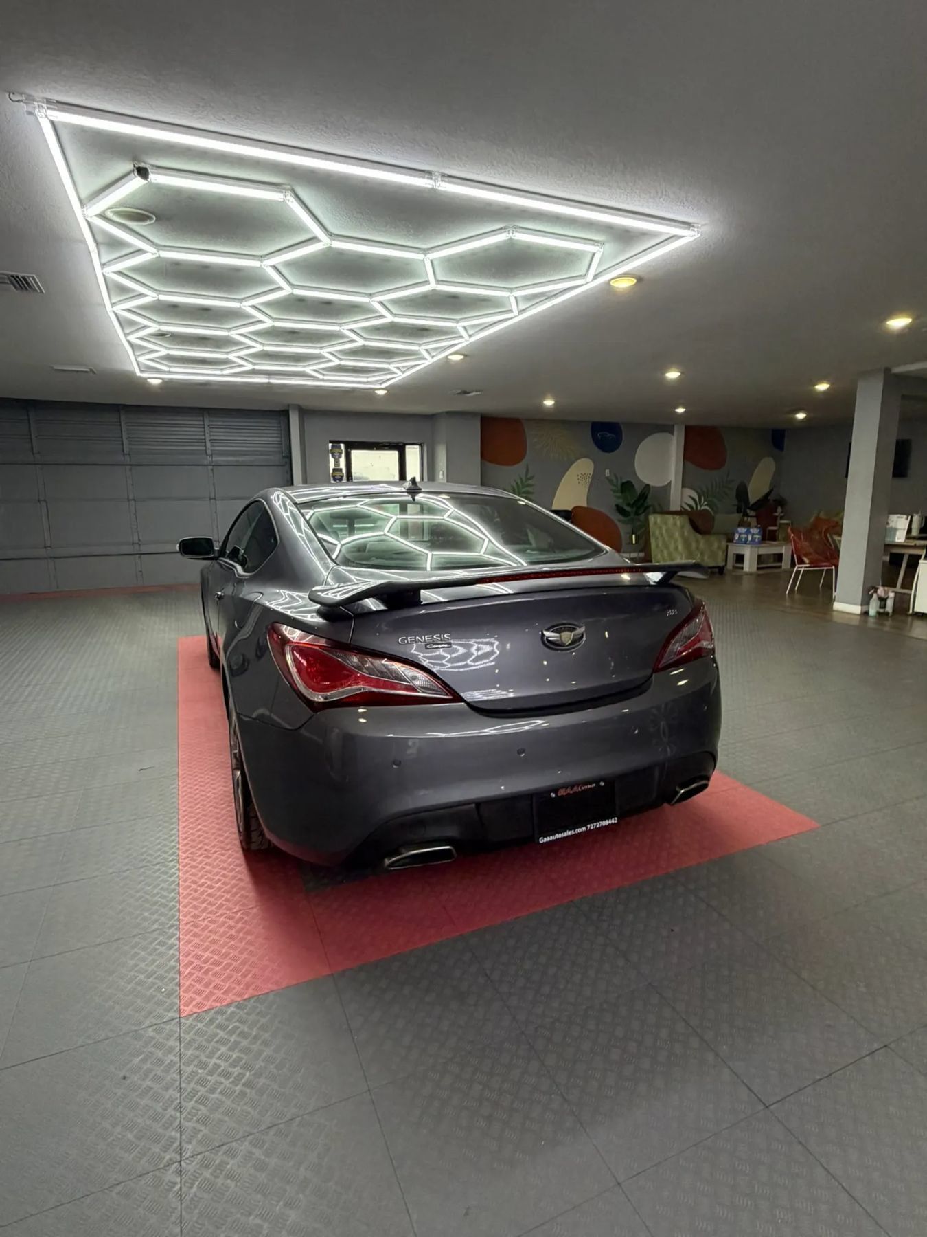 Used 2015 Hyundai Genesis 3.8 RWD image 4