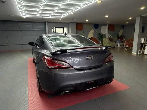 Used 2015 Hyundai Genesis 3.8 RWD image 4