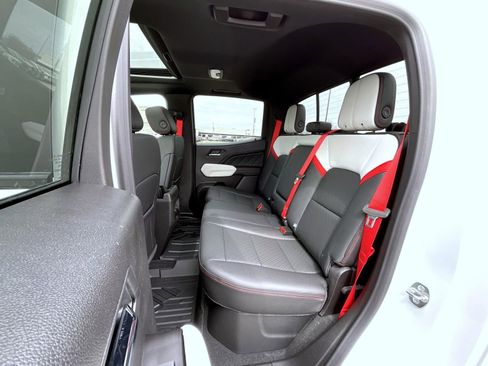 New 2026 GMC Canyon AT4X w/ LPO, Black Badging Package image 19