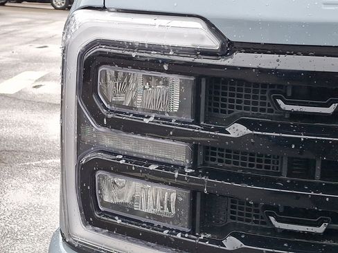 Used 2024 Ford F250 Lariat w/ Black Appearance Package image 9