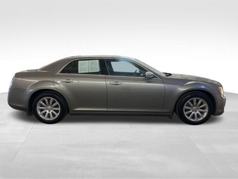 Used 2012 Chrysler 300 Limited RWD image 8