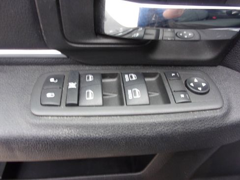 Used 2022 RAM 1500 Classic Warlock w/ Electronics Group AWD/4WD image 10