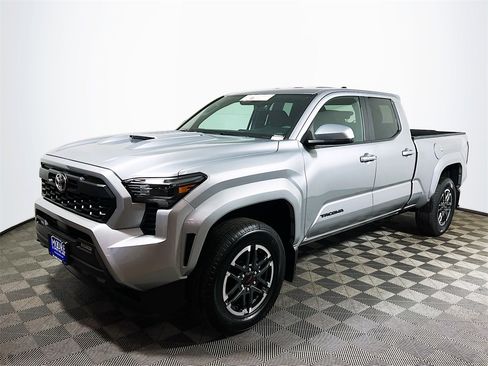 Certified 2025 Toyota Tacoma TRD Sport image 4