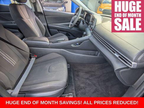 Used 2023 Hyundai Elantra SEL image 15