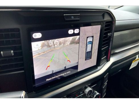 Used 2025 Ford F350 Lariat image 23