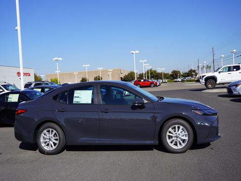 New 2026 Toyota Camry LE image 4
