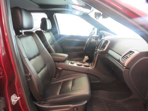 Used 2017 Jeep Grand Cherokee Limited AWD/4WD image 25