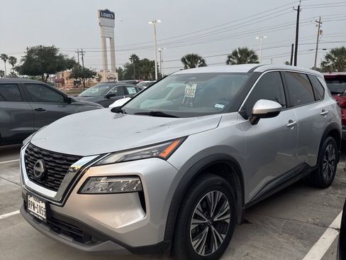 Used 2022 Nissan Rogue SV FWD image 1