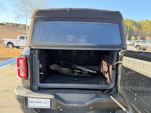 Used 2023 Ford Bronco Badlands w/ Sasquatch Package image 28