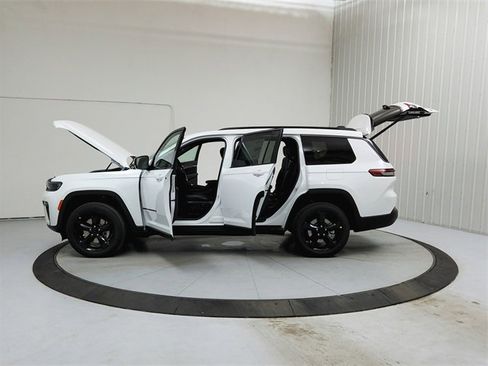 New 2026 Jeep Grand Cherokee L Limited image 13