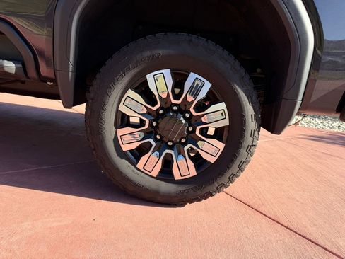Used 2025 GMC Sierra 3500 Denali w/ Denali Reserve Package AWD/4WD image 34