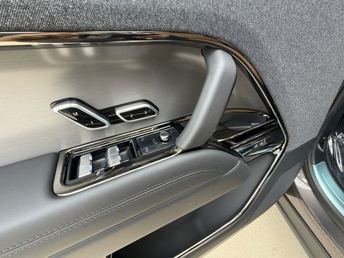 New 2026 Land Rover Range Rover Sport Dynamic SE AWD/4WD image 11