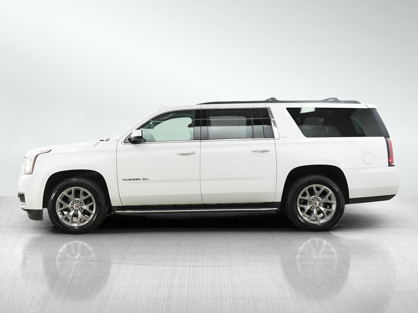 Used 2019 GMC Yukon XL SLT AWD/4WD image 2