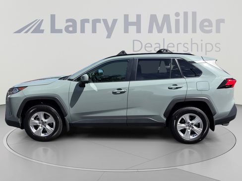 Used 2021 Toyota RAV4 XLE w/ Convenience Package AWD/4WD image 2