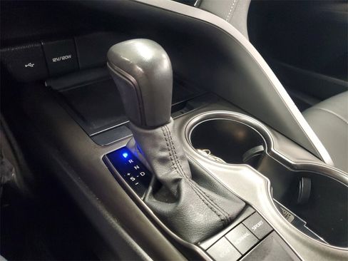 Used 2024 Toyota Camry SE image 30