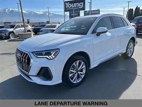 Used 2024 Audi Q3 2.0T Premium image 7