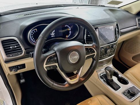 Used 2019 Jeep Grand Cherokee Limited AWD/4WD image 12
