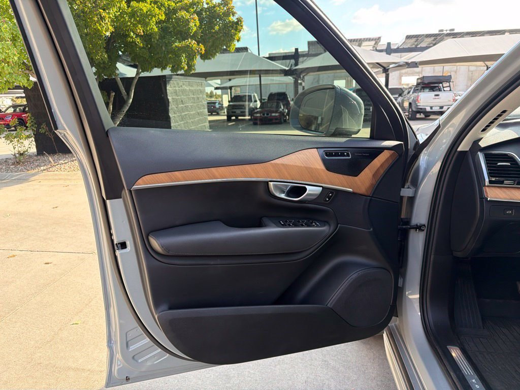 Used 2024 Volvo XC90 B6 Plus w/ Protection Package Premier AWD/4WD image 9