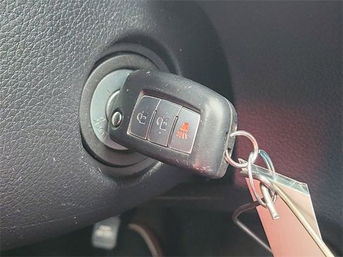 Used 2018 Nissan Rogue S image 31