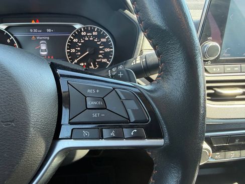 Used 2024 Nissan Altima 2.5 SR FWD image 19