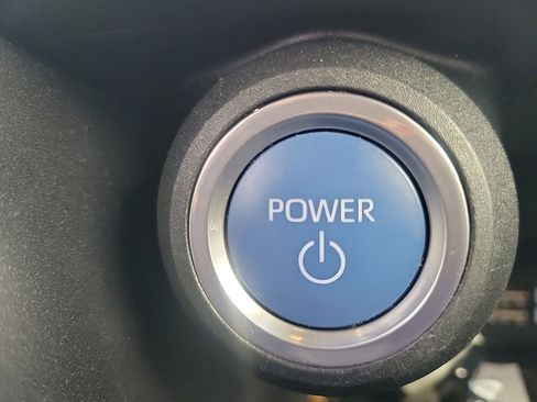 Used 2021 Toyota Venza LE image 32