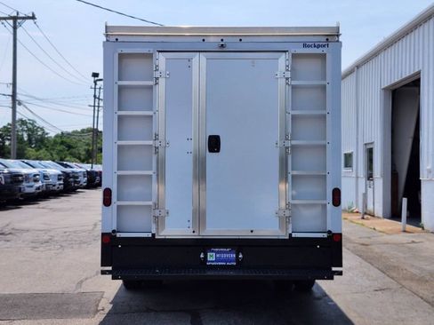 Used 2022 Chevrolet Express 3500 w/ Power Convenience Package RWD image 4