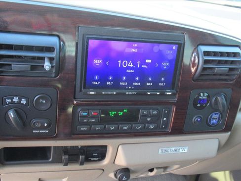 Used 2006 Ford F350 Lariat image 20