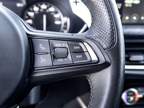 Used 2022 Alfa Romeo Stelvio Sprint image 20