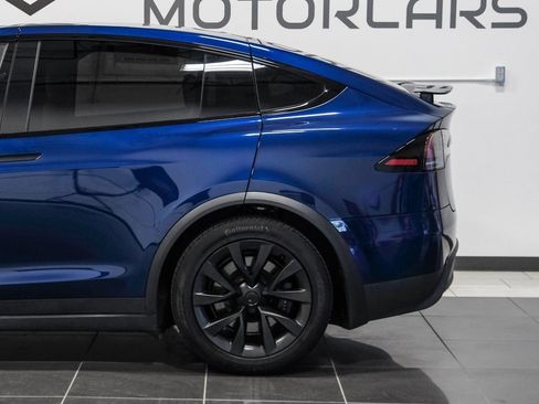 Used 2022 Tesla Model X image 19