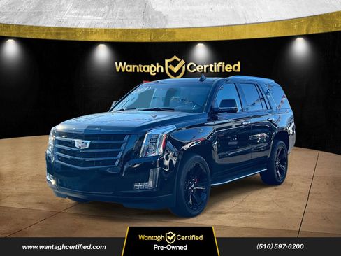 Used 2019 Cadillac Escalade Luxury w/ Escalade Sport Edition image 3