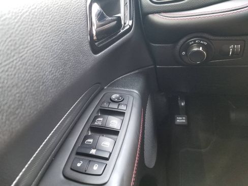 Certified 2025 Dodge Durango R/T w/ Blacktop Package AWD/4WD image 36