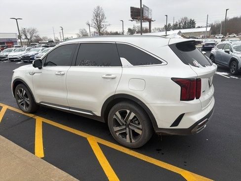 Used 2022 Kia Sorento SX Prestige w/ Panoramic Sunroof Package image 18