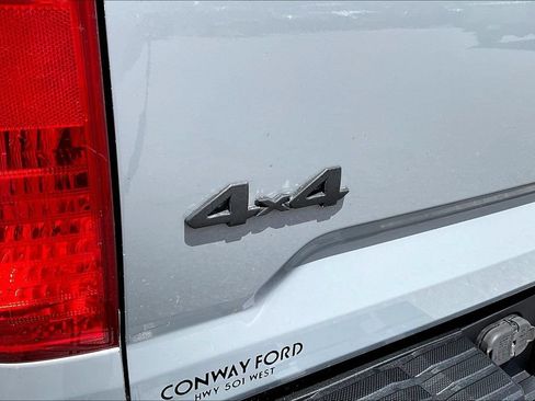 Used 2018 Toyota Tundra SR5 w/ SR5 Upgrade Package AWD/4WD image 27