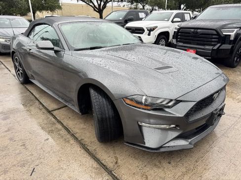 Used 2019 Ford Mustang Premium RWD image 3