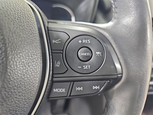 Used 2020 Toyota RAV4 Limited image 27