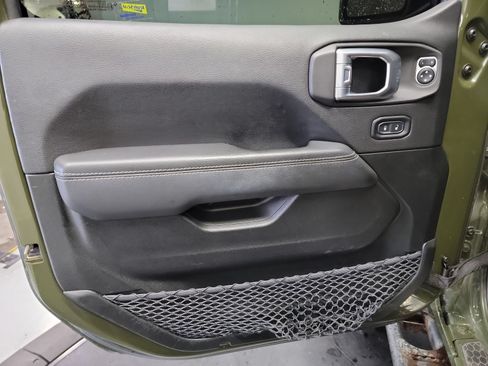 Used 2021 Jeep Wrangler Unlimited Rubicon w/ Uconnect 4C Nav & Sound Group AWD/4WD image 13