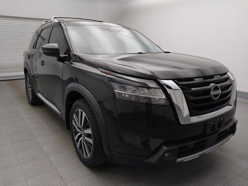 Used 2022 Nissan Pathfinder Platinum w/ Cargo Package FWD image 13