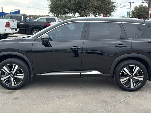 Used 2022 Nissan Rogue Platinum w/ Head-Up Display Package image 8