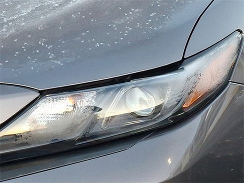 Certified 2023 Toyota Camry SE image 9