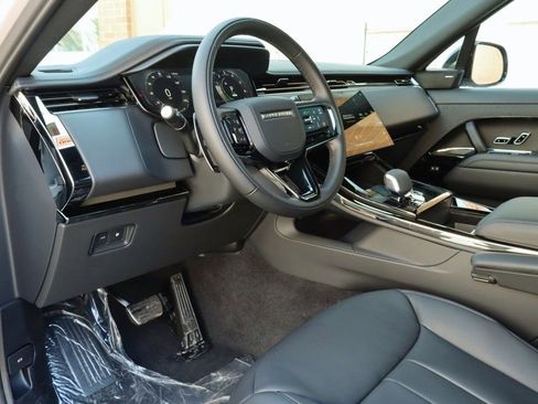 Used 2025 Land Rover Range Rover Sport Dynamic SE image 12
