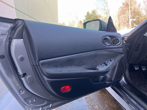 Used 2024 Nissan Z Performance w/ Floor Mat Package image 15