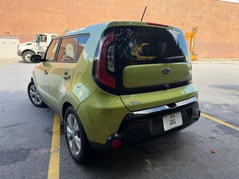 Used 2016 Kia Soul + FWD image 4