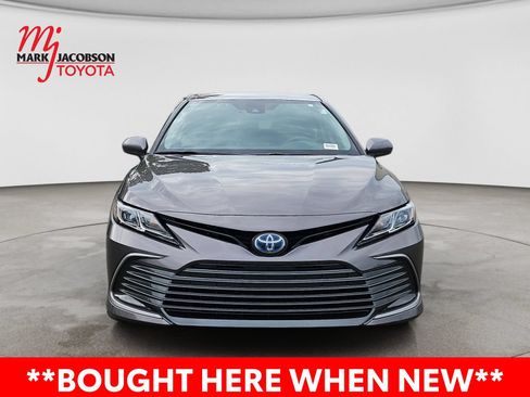Used 2022 Toyota Camry LE FWD image 3